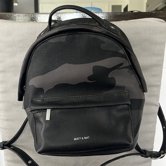 Matt & Nat backpack army - Picture 1 of 6